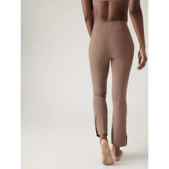 Athleta Womens Transcend Stash Crop Straight Leg Yoga Pant Sz Small Rustic Beige - Picture 3 of 10